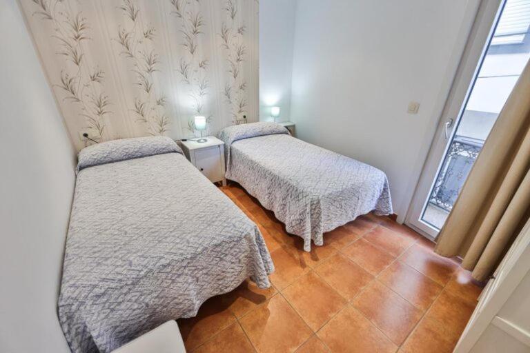 Apartamentos Arnela Камаріньяс Екстер'єр фото